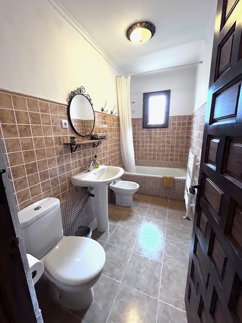 baño-con-bidé-y-bañera